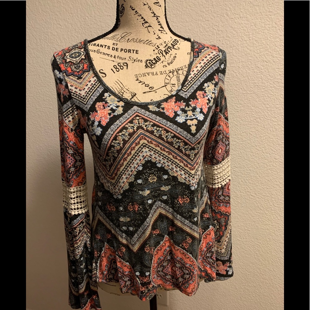 🌼Bella D Patterned Blouse Size Small